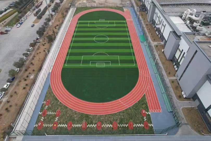 日善廠區(qū)300米跑道、足球場效果圖